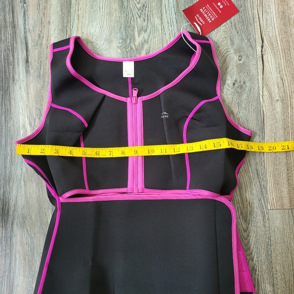 A Long Fit Waist Trainer Vest - Picture 14 of 16